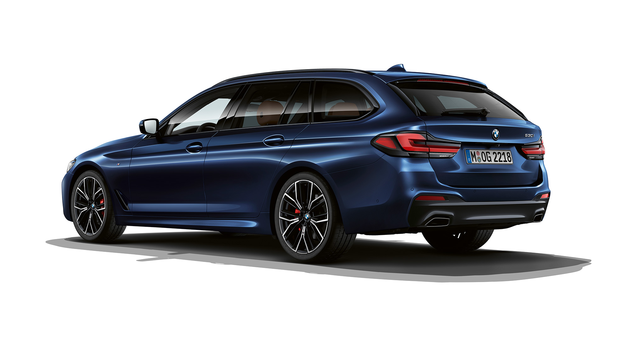 BMW serii 5 Touring G31 w pakiecie sportowym M, tył BMW serii 5 Touring 530e G31 2020 w pakiecie sportowym M, niebieski tanzanit II, metalizowany, tylny półprofil