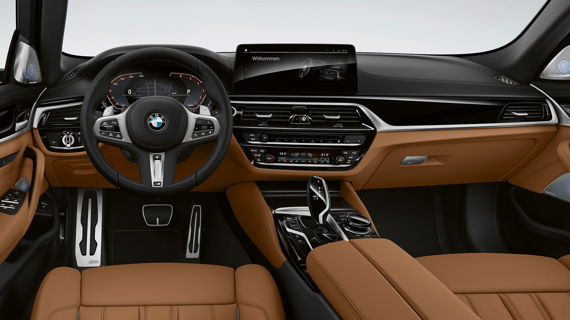 Kokpit BMW serii 5 Touring G31 w pakiecie sportowym M Kokpit BMW serii 5 Touring 530e G31 2020 w pakiecie sportowym M, skóra Dakota w kolorze koniaku z ekskluzywnym stebnowaniem i kontrastującą lamówką, wnętrze