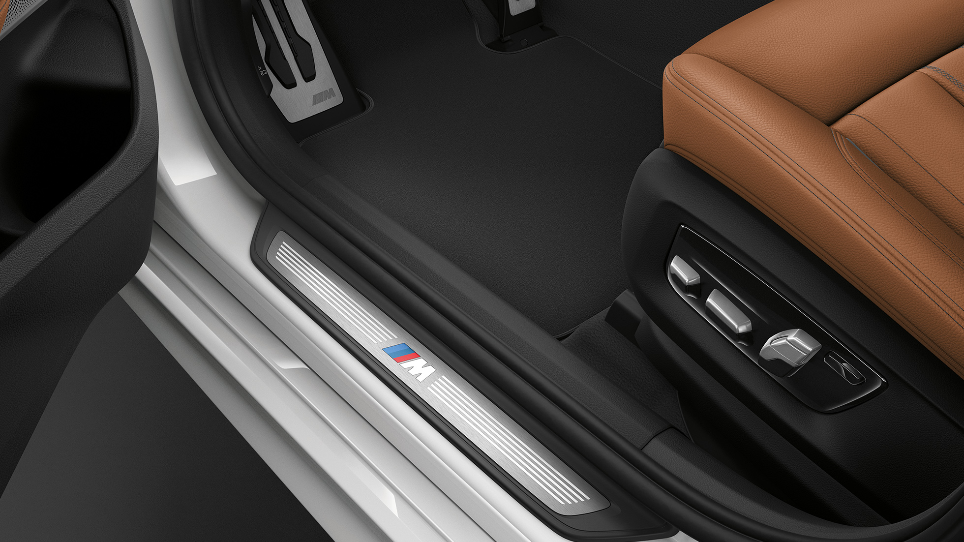 BMW serii 6 Gran Turismo G32 z pakietem sportowym M, tył, listwa progowa BMW serii 6 Gran Turismo G32 2017 z pakietem sportowym M, biel mineralna, metalizowany, listwa progowa
