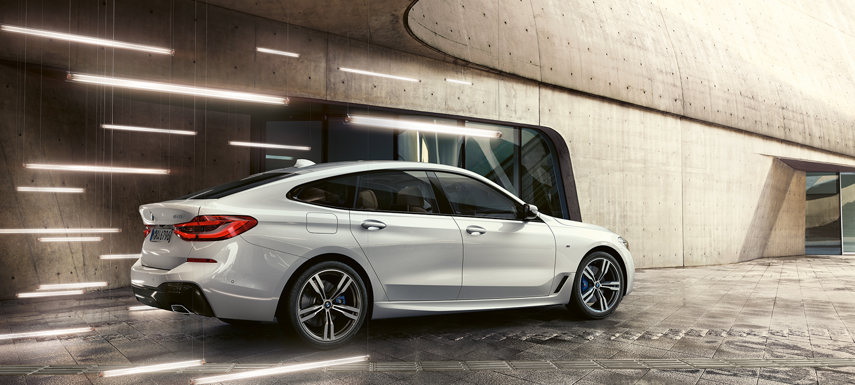 BMW serii 6 Gran Turismo G32, tylny półprofil BMW serii 6 Gran Turismo G32 2017, biel mineralna, metalizowany, tylny półprofil