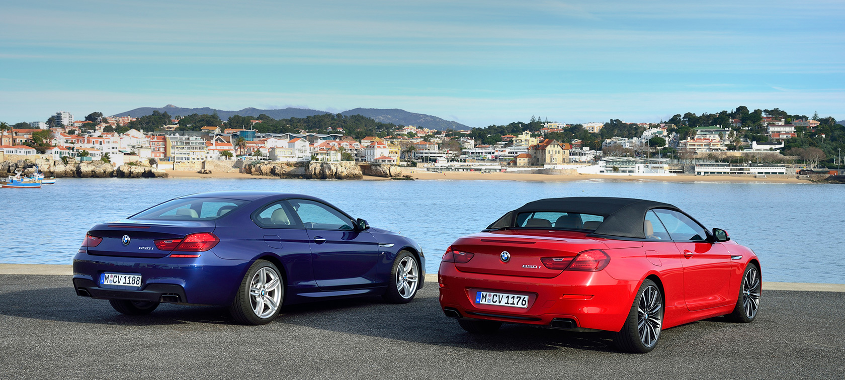 Modele BMW serii 6 tylny półprofil Modele BMW serii 6 tylny półprofil na tle plaży