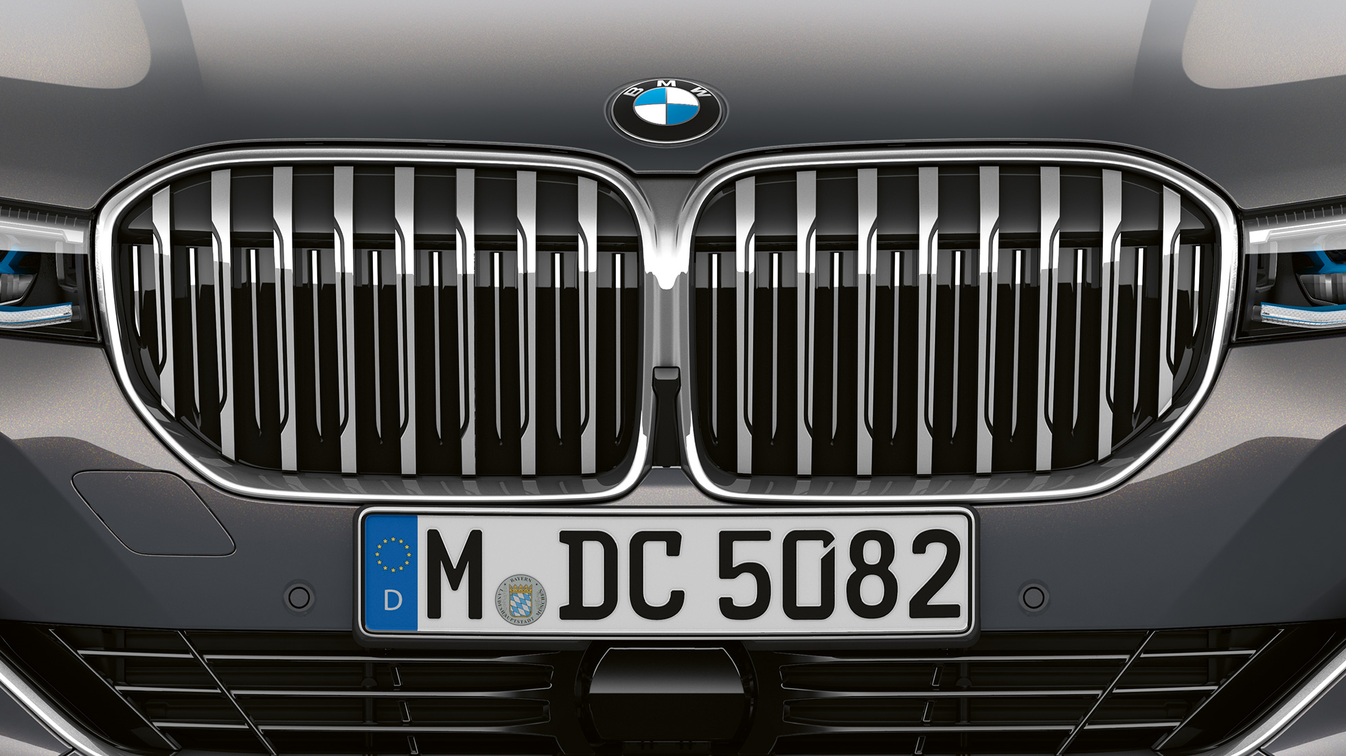 BMW serii 7 Limuzyna w stylistyce zewnętrznej Pure Excellence, dźwignia biegów BMW serii 7 Limuzyna w stylistyce zewnętrznej Pure Excellence: zbliżenie na atrapę chłodnicy BMW