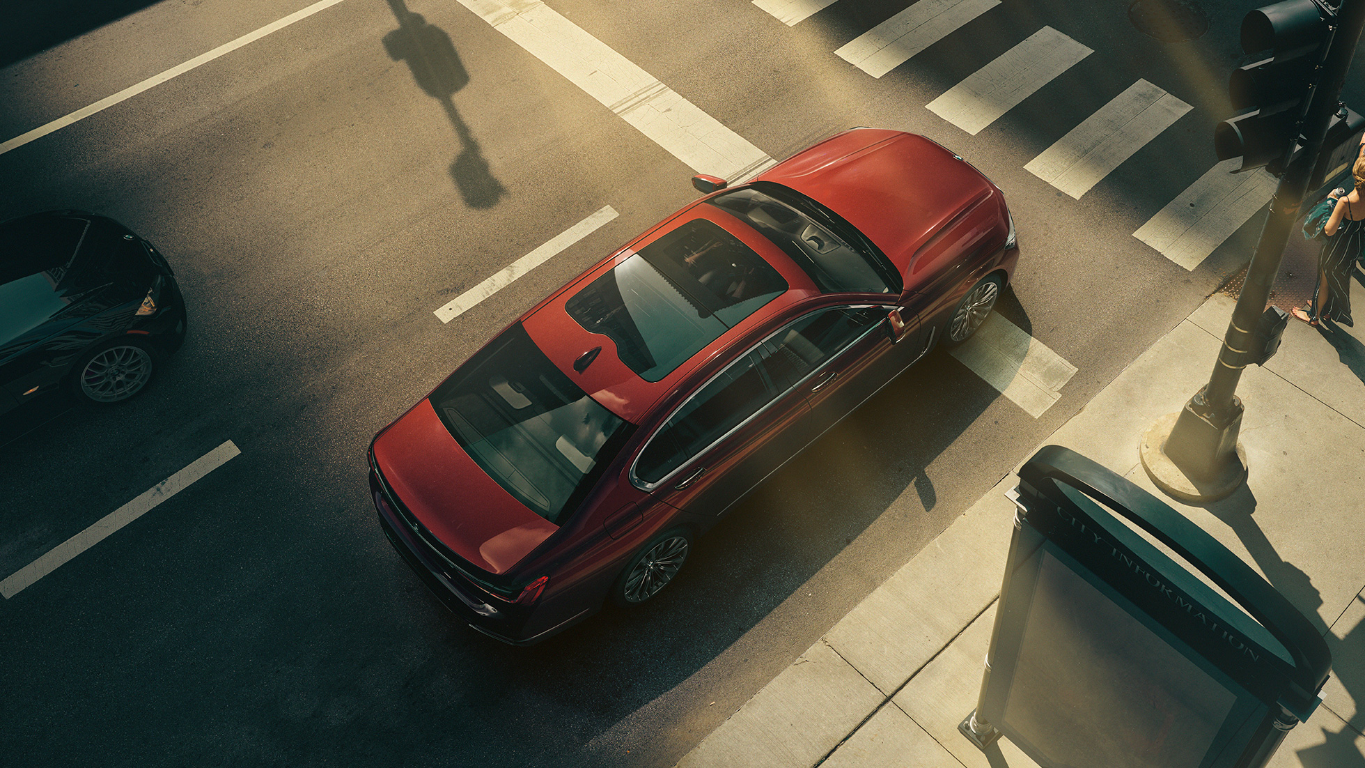 BMW Individual serii 7 Limuzyna z lotu ptaka Czerwone BMW Individual serii 7 Limuzyna z lotu ptaka