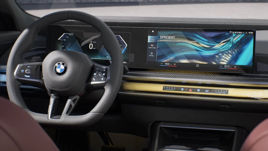 BMW serii 7 Limuzyna G70 ICE 740i pakiet sportowy M tylny półprofil BMW serii 7 Limuzyna G70 ICE 740i pakiet sportowy M tylny półprofil podczas jazdy