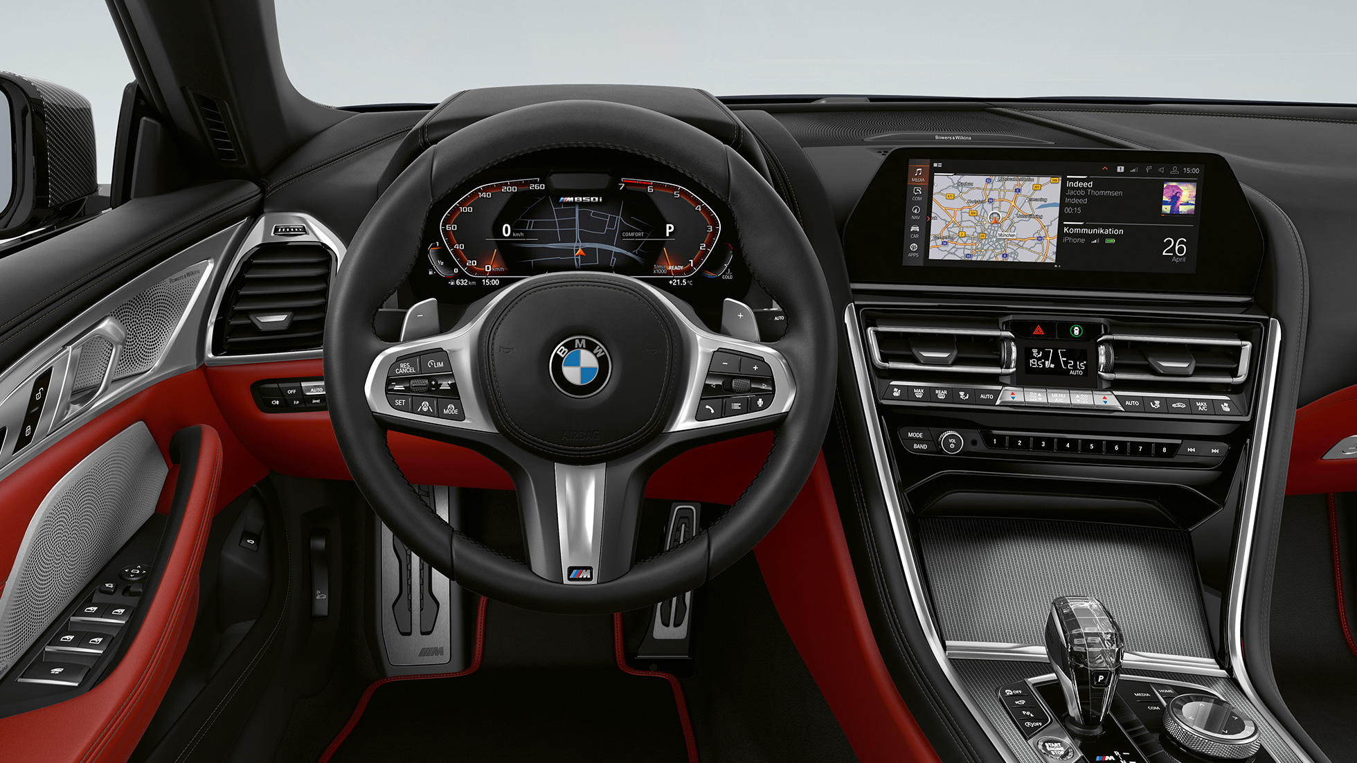 BMW M850i xDrive, czarny karbon metalizowany, kokpit z kierownicą skórzaną M. BMW M850i xDrive, czarny karbon metalizowany, kokpit z kierownicą skórzaną M.