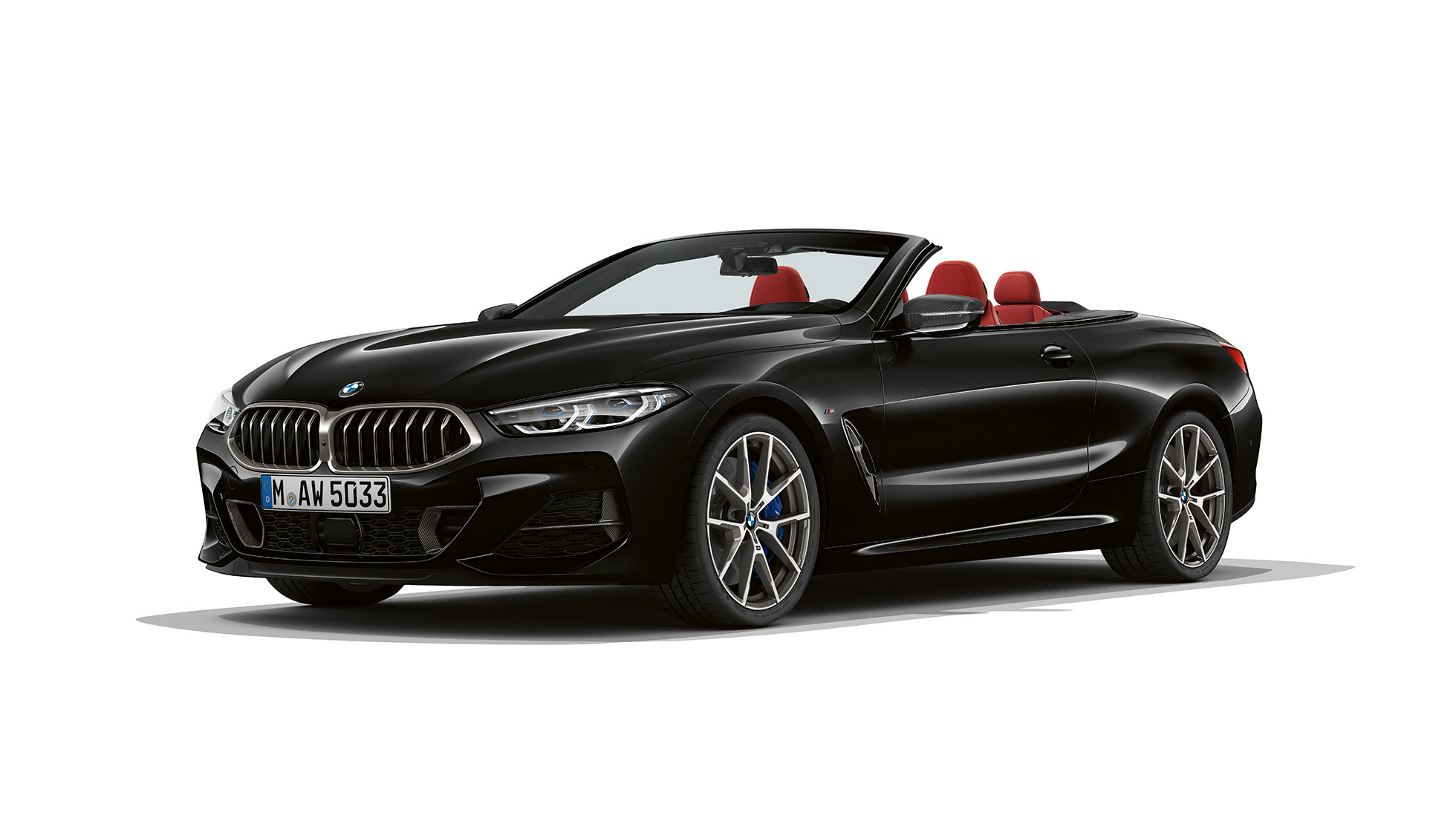 BMW M850i xDrive, czarny karbon metalizowany, listwa progowa. BMW M850i xDrive, czarny karbon metalizowany, listwa progowa.