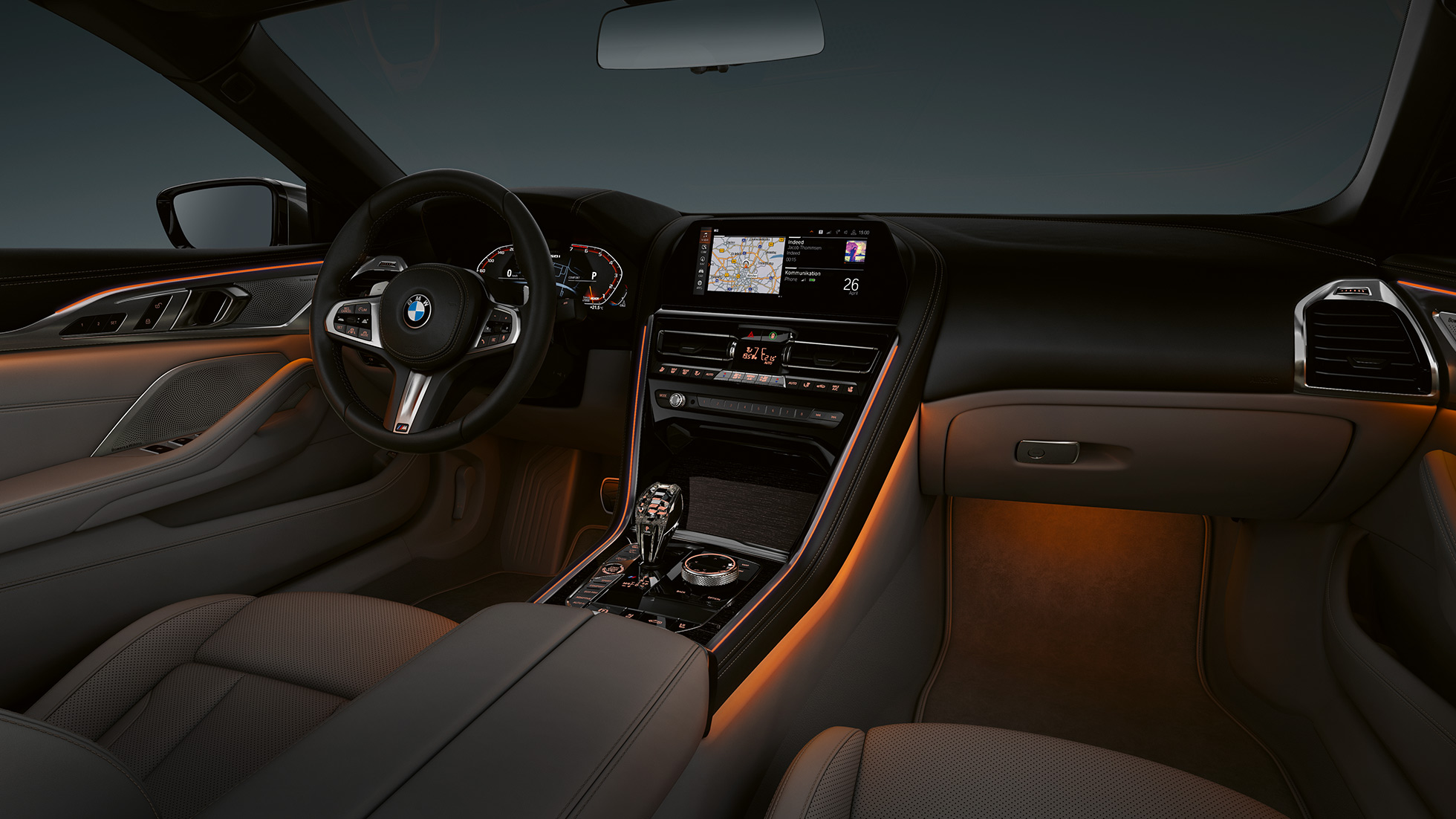 BMW M850i xDrive, wnętrze, oświetlenie ambientowe. BMW M850i xDrive, wnętrze, oświetlenie ambientowe.
