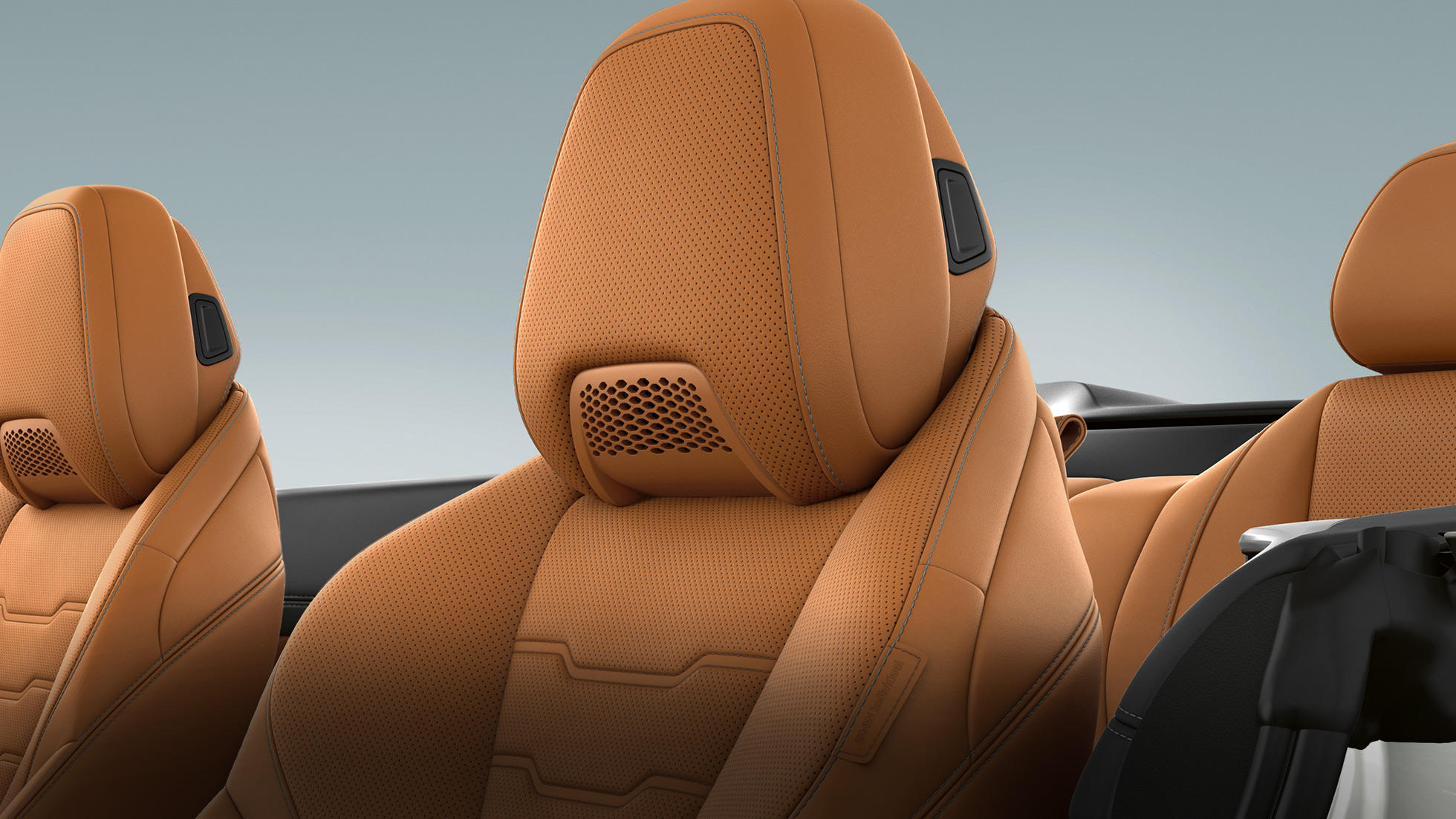 BMW M850i xDrive, multifunction seat with air collar, Cognac ‘Merino’ leather. BMW M850i xDrive, fotel wielofunkcyjny z ogrzewaniem szyi, tapicerka skórzana Merino w kolorze koniaku.