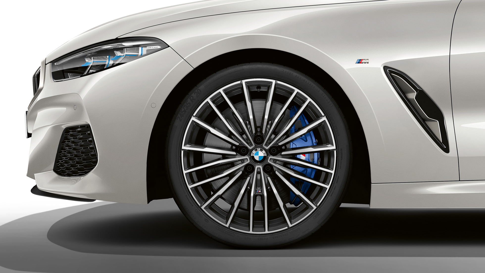BMW M850i xDrive, 20-calowe obręcze kół ze stopów lekkich Multi Spoke 729. BMW M850i xDrive, 20-calowe obręcze kół ze stopów lekkich Multi Spoke 729.