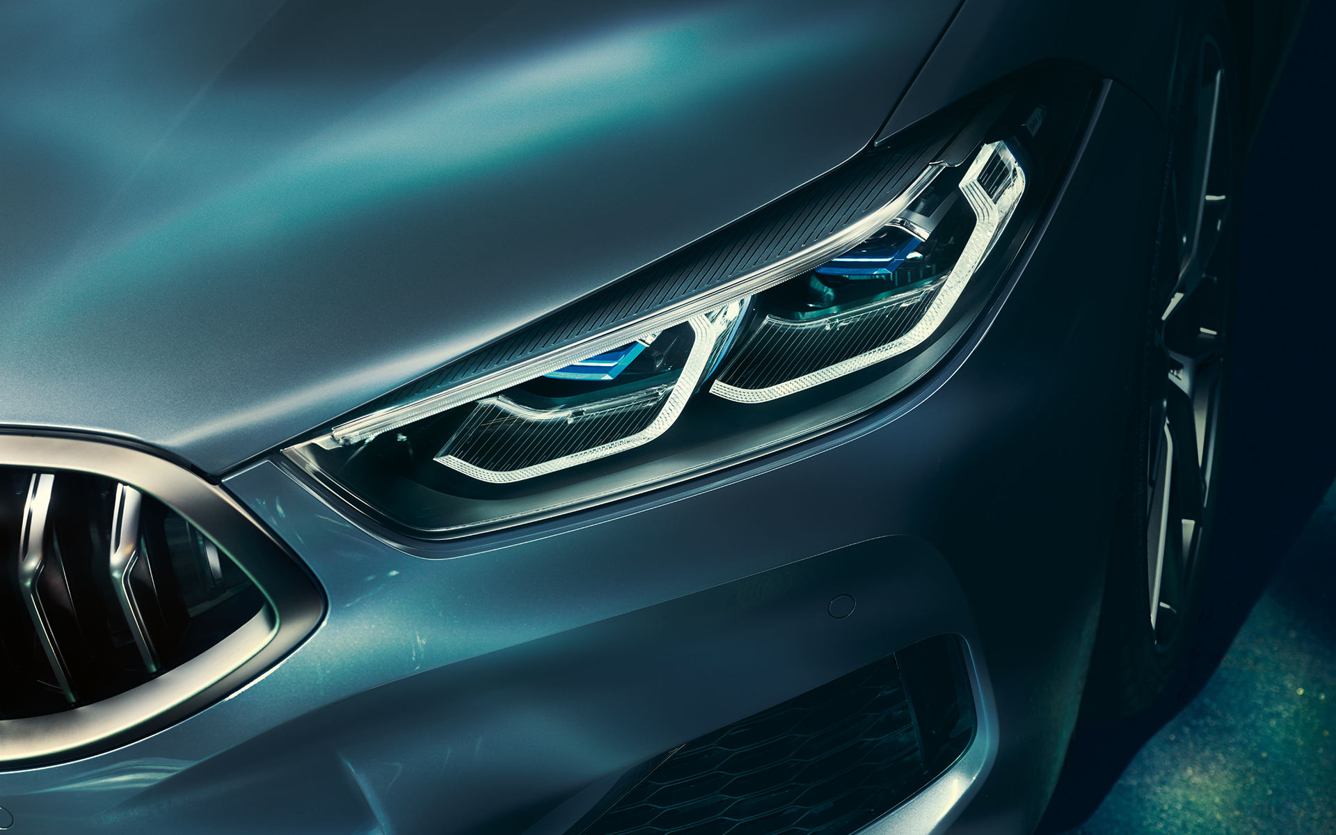 BMW serii 8 Coupé, światła laserowe Zbliżenie świateł laserowych BMW serii 8 Coupé.