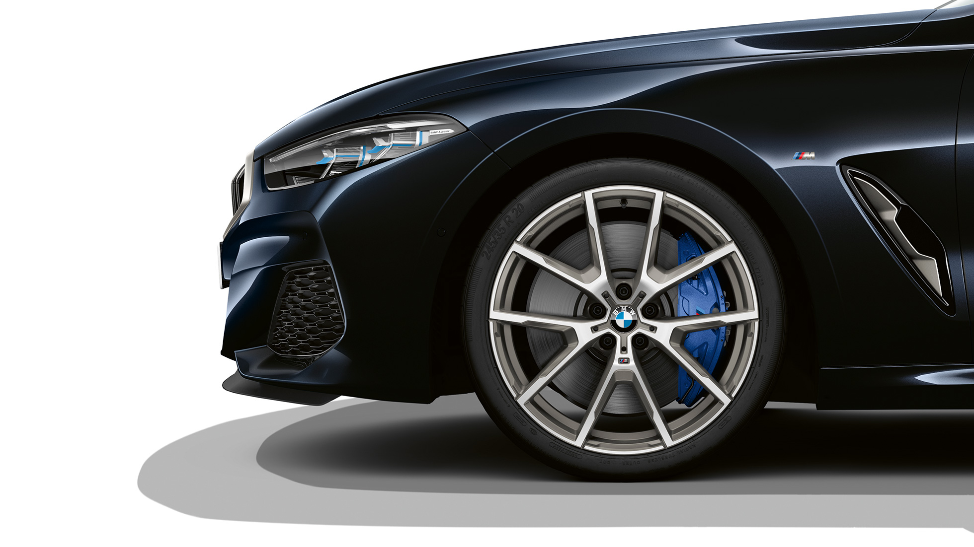 19-calowe obręcze kół M ze stopów lekkich Double Spoke 727 M Bicolor. BMW serii 8 Coupé, lakier metalizowany w kolorze czarnego karbonu, 19-calowe obręcze kół M ze stopów lekkich Double Spoke 727 M Bicolor.