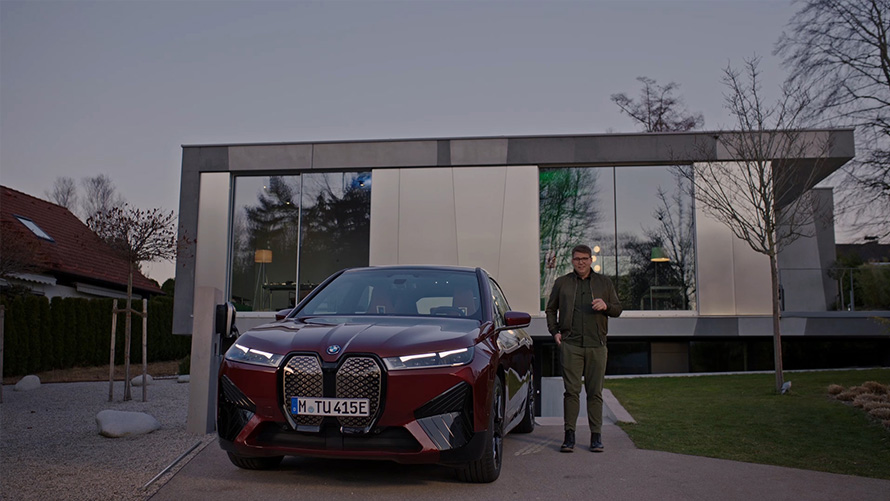 BMW iX i20 elektryczny SUV Great Entrance Moments film BMW iX i20 2021 elektryczny SUV Great Entrance Moments film