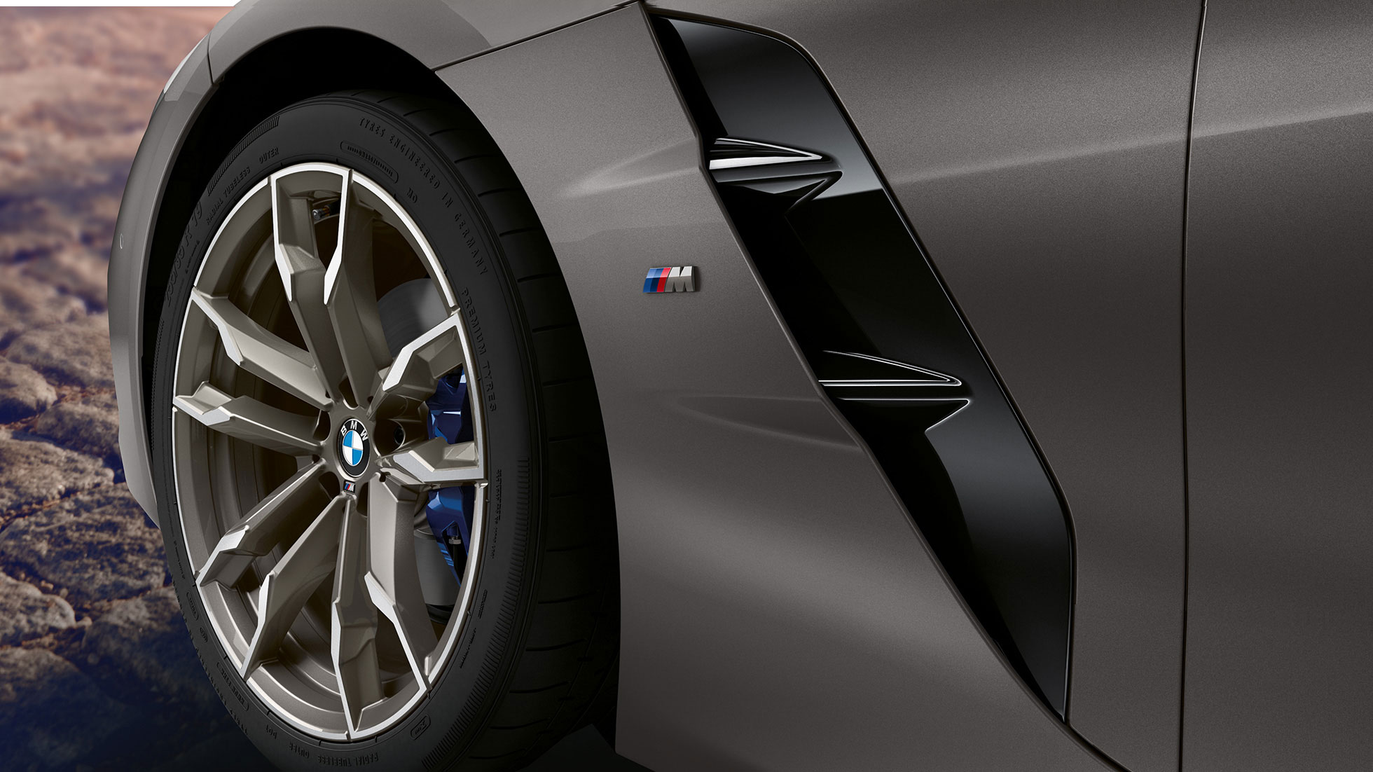 Obręcz koła BMW Z4 M40i Obręcz koła BMW Z4 Roadster M40i 2019, BMW Individual mroźny szary, metalizowany, zbliżenie koła i skrzeli