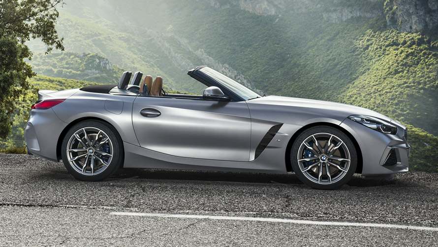 BMW Z4 M40i Roadster G29 widok z boku BMW Z4 M40i Roadster G29 widok z boku