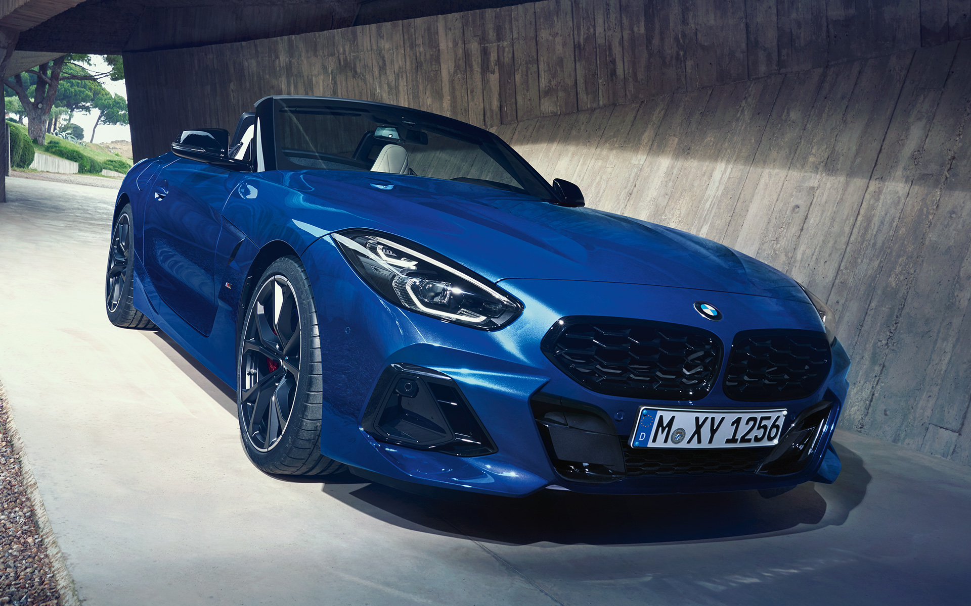 BMW Z4 M40i G29 2022 niebieski Portimao widok z góry z otwartym dachem