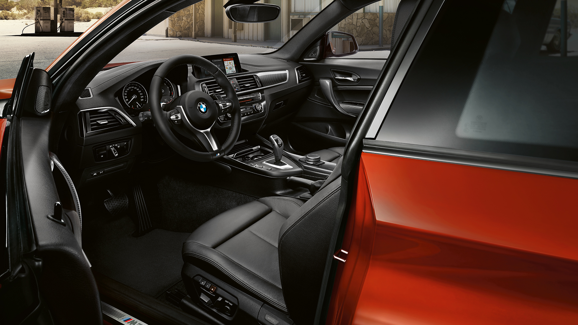 Kokpit BMW M240i Coupé Kokpit BMW M240i Coupé F22 2017, pomarańczowy zachód słońca metalizowany, wnętrze
