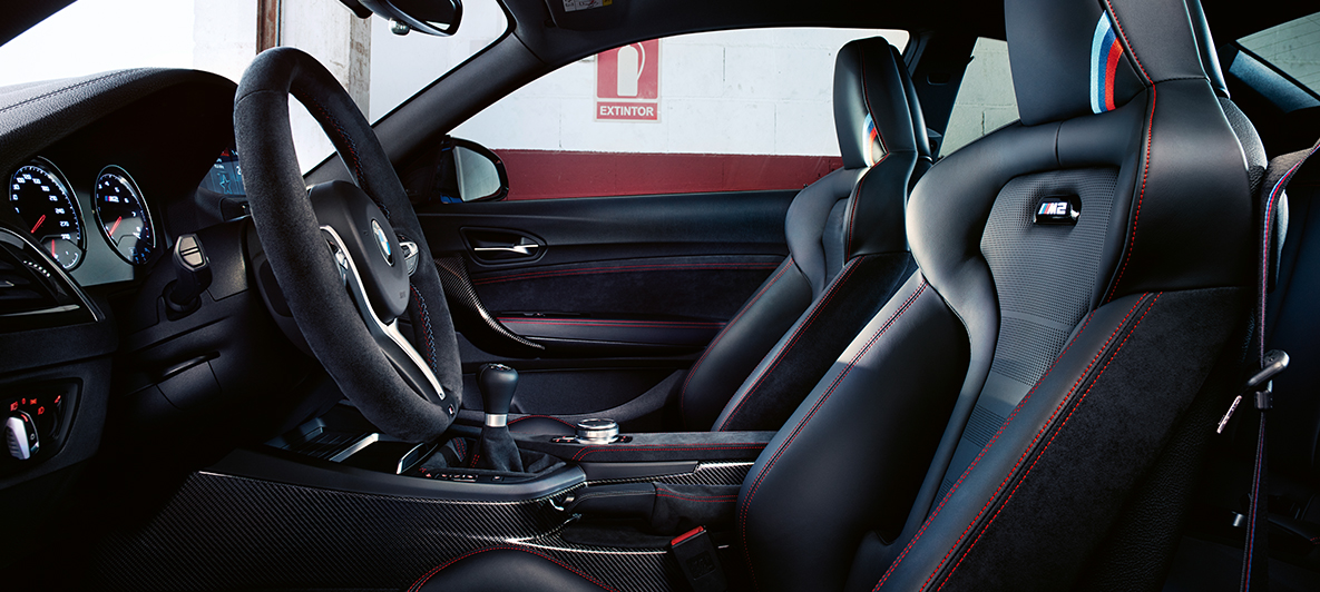 Wnętrze BMW M2 CS Wnętrze BMW M2 CS F87, niebieski Misano metalizowany, zbliżenie