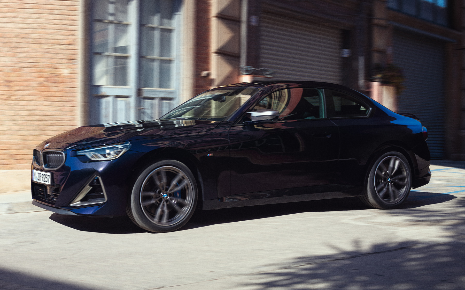BMW M240i G42 trójbryłowa stylistyka Trójbryłowa stylistyka BMW M240i G42