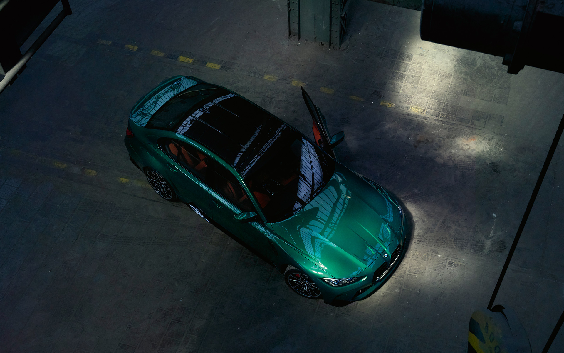 BMW M3 Limuzyna G80 2020 zielony Isle of Man metalizowany widok z góry karbonowy dach