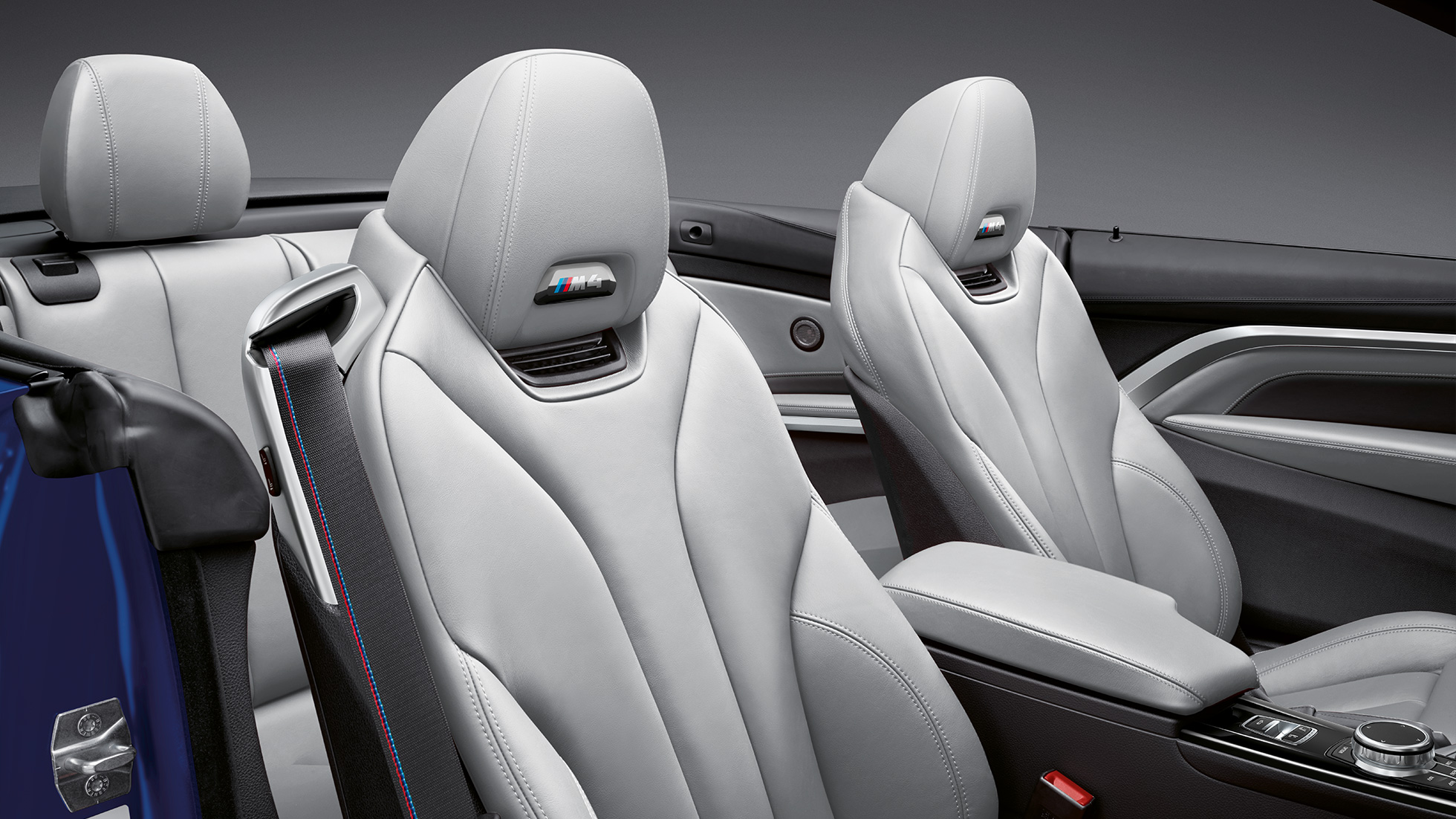 BMW M4 Cabrio, wnętrze BMW M4 Cabrio, stylistyka, tapicerka, wnętrze