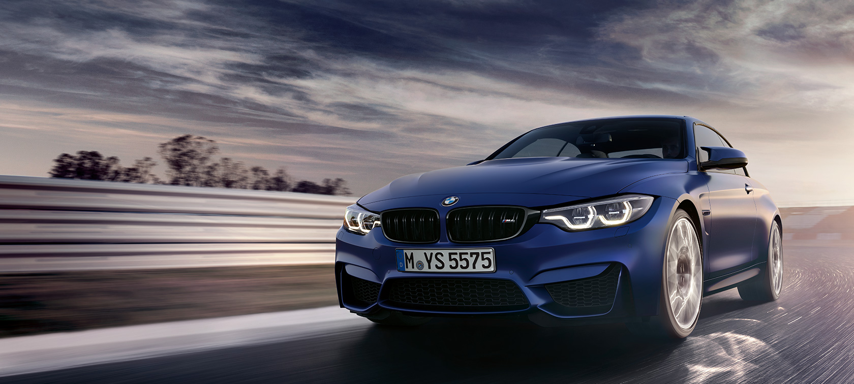 BMW M4 Cabrio BMW M4 Cabrio, przedni półprofil podczas jazdy po torze wyścigowym
