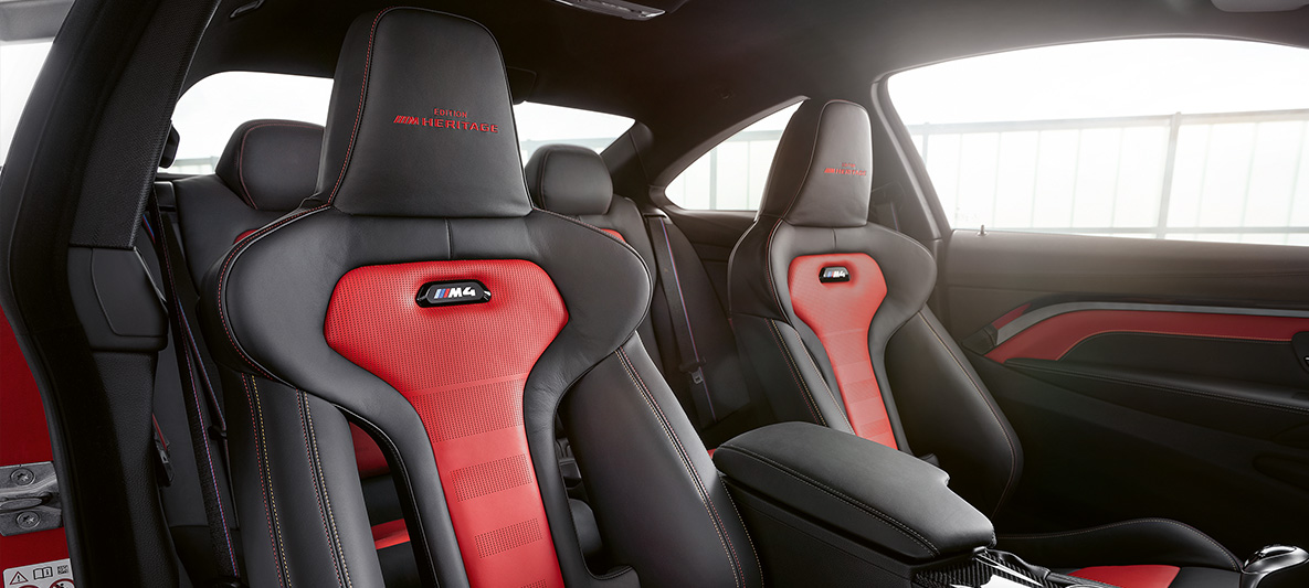 BMW M4 Coupé, M Heritage Edition foteleM Sport w Bicolour Red / Black with contrast seams in Red and Yellow BMW M4 Coupé, M Heritage Edition, edycja specjalna, fotele M Sport w Bicolour Red / Black with contrast seams in Red and Yellow