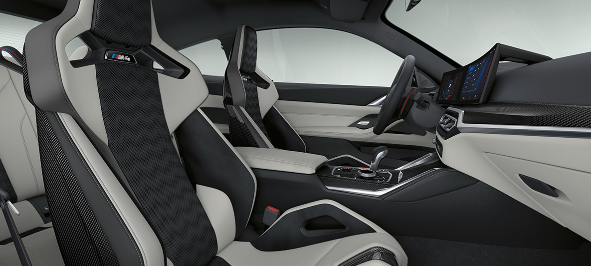 Pełna tapicerka BMW Individual ze skóry Merino, srebrny Silverstone i czarny, BMW M4 Coupé 2021 G82, wnętrze Pełna tapicerka BMW Individual ze skóry Merino, srebrny Silverstone i czarny, BMW M4 Coupé G82 2021, wnętrze, deska rozdzielcza