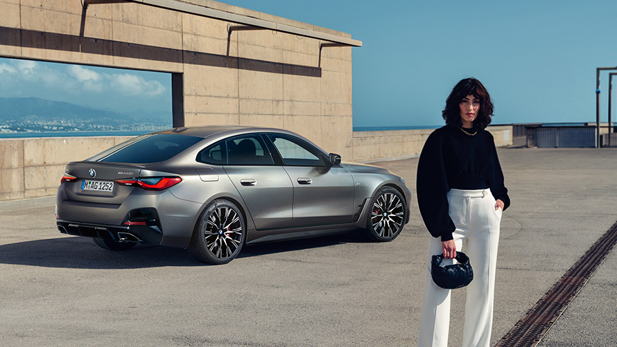 BMW M440i xDrive Gran Coupé G26 2021 tylny półprofil z modelem BMW M440i xDrive Gran Coupé G26 2021 tylny półprofil z modelem