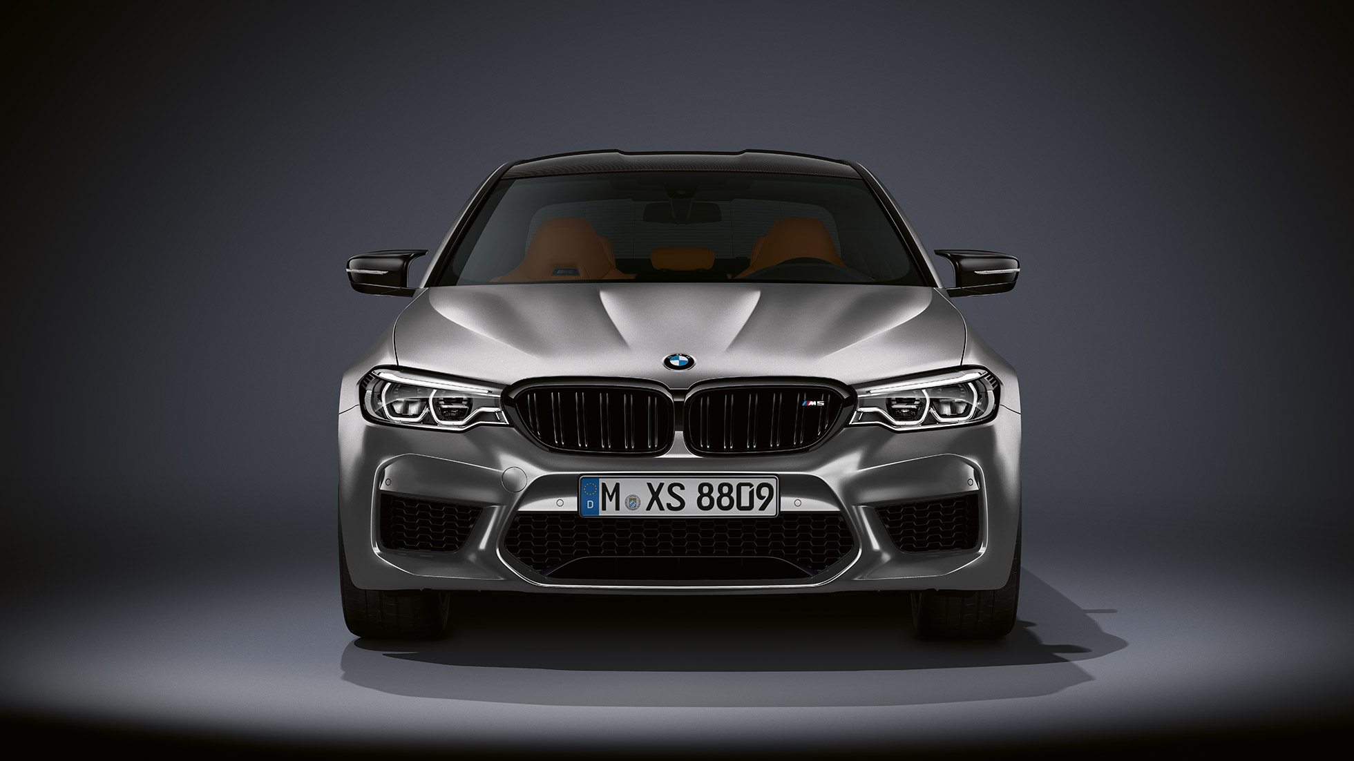 Stylistyka M. BMW M5 Competition, widok z przodu.
