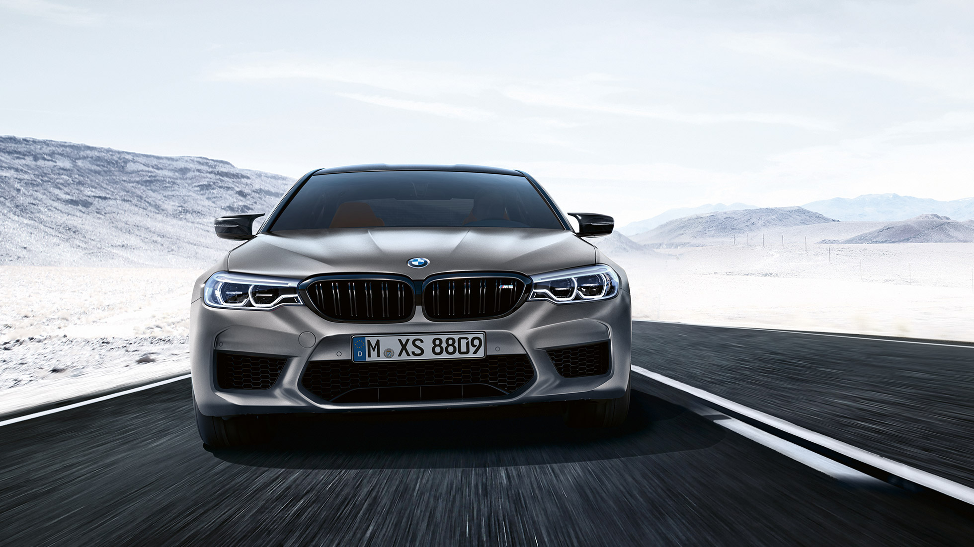 Widok z przodu. Stylistyka BMW M5 Competition, widok z przodu.