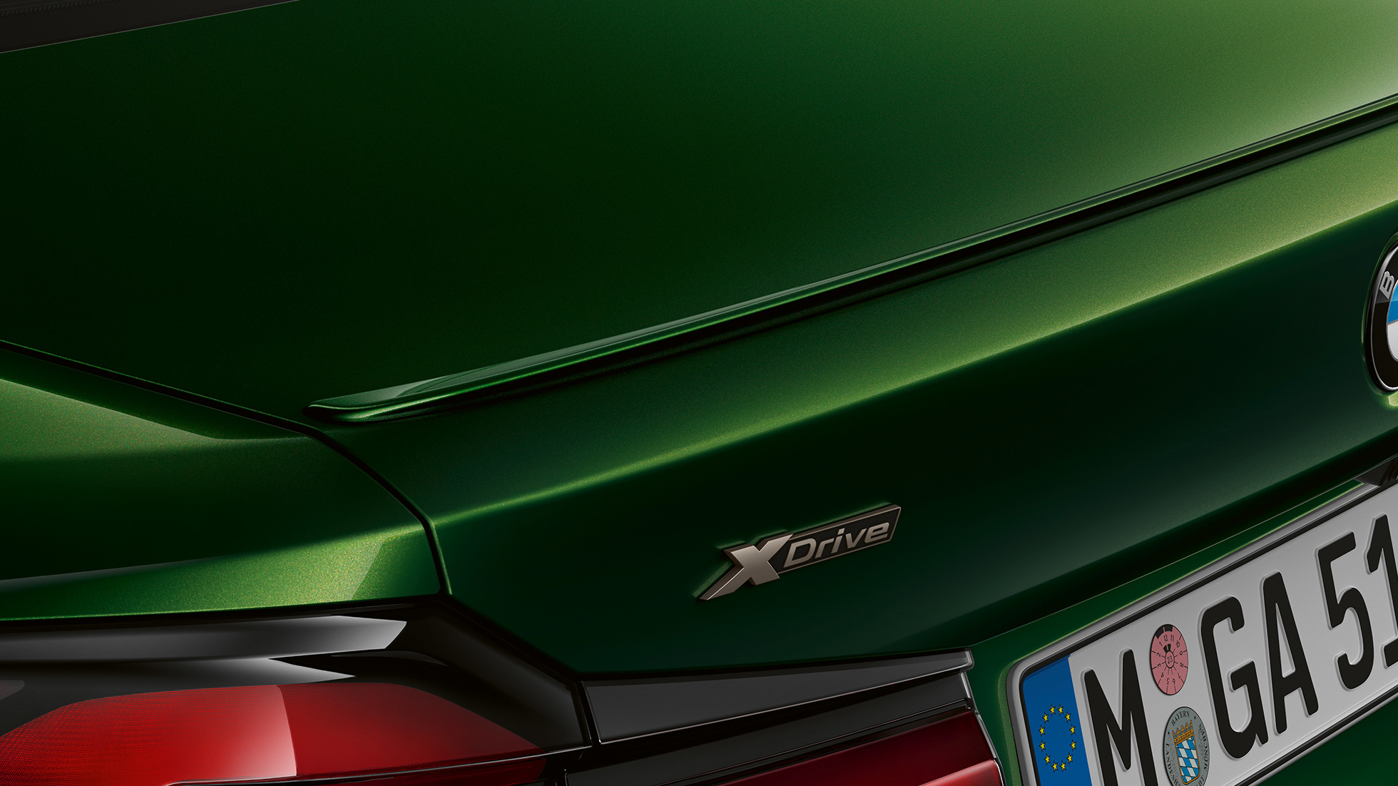 Spojler tylny BMW M550i xDrive Limuzyna G30 LCI Facelift 2020, zbliżenie tyłu Spojler tylny BMW M550i xDrive Limuzyna G30 LCI Facelift 2020 BMW Individual, Verde Ermes metalizowany zbliżenie tyłu
