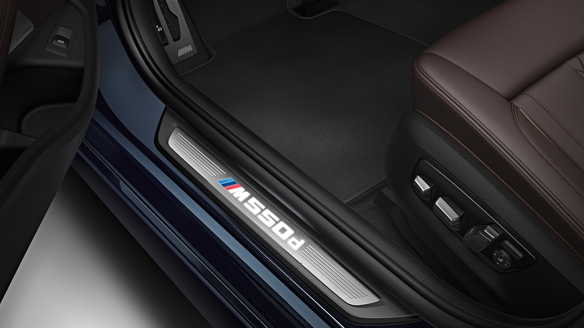Listwa progowa BMW M550d xDrive Touring Listwa progowa BMW M550d xDrive Touring G31, wnętrze