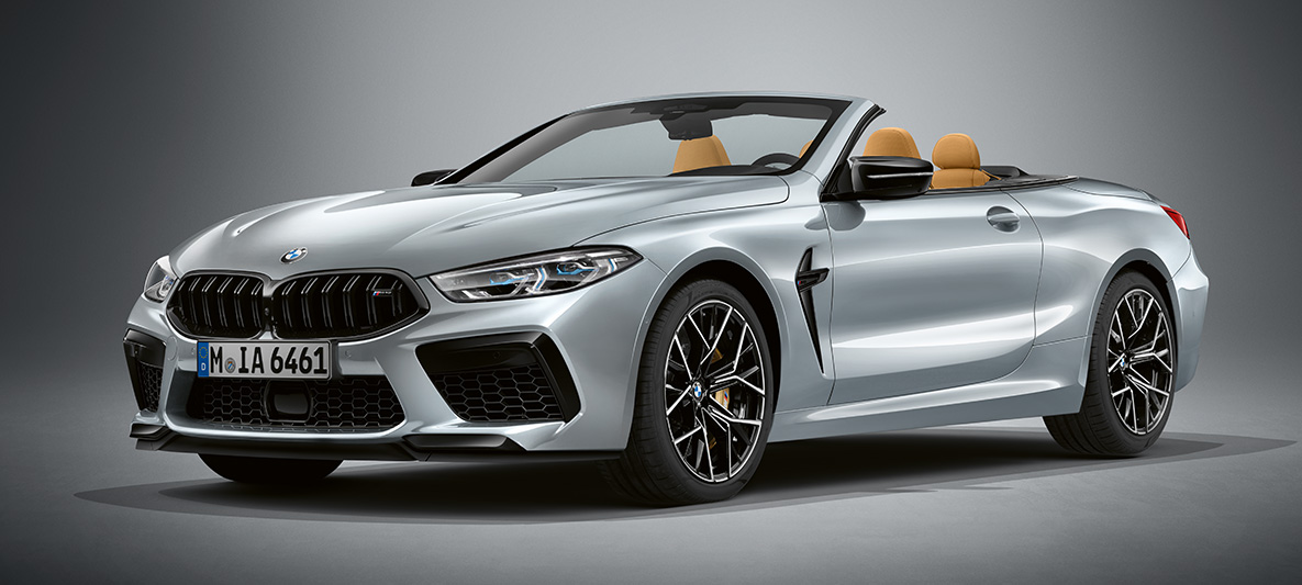 BMW Individual M8 Cabrio w metalizowanym kolorze czystego metalicznego srebra BMW Individual. BMW Individual M8 Cabrio w metalizowanym kolorze czystego metalicznego srebra BMW Individual, przedni półprofil.