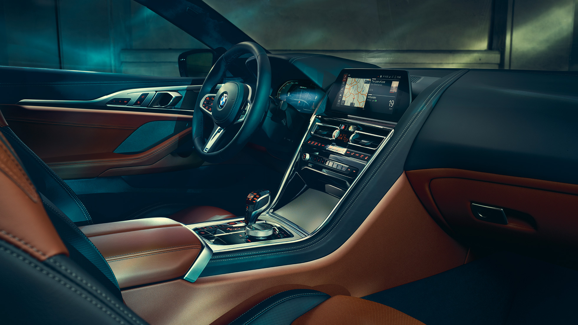 BMW M850i xDrive Coupé, kokpit. BMW M850i xDrive Coupé, kokpit z BMW Live Cockpit Professional i kierownicą skórzaną M.