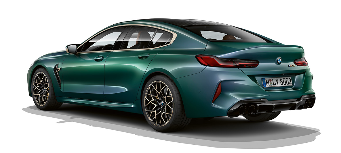 Tylny półprofil BMW M8 Gran Coupé First Edition Tylny półprofil BMW M8 Gran Coupé F93 2020 w metalizowanym kolorze zielonego diamentu Aurora BMW Individual