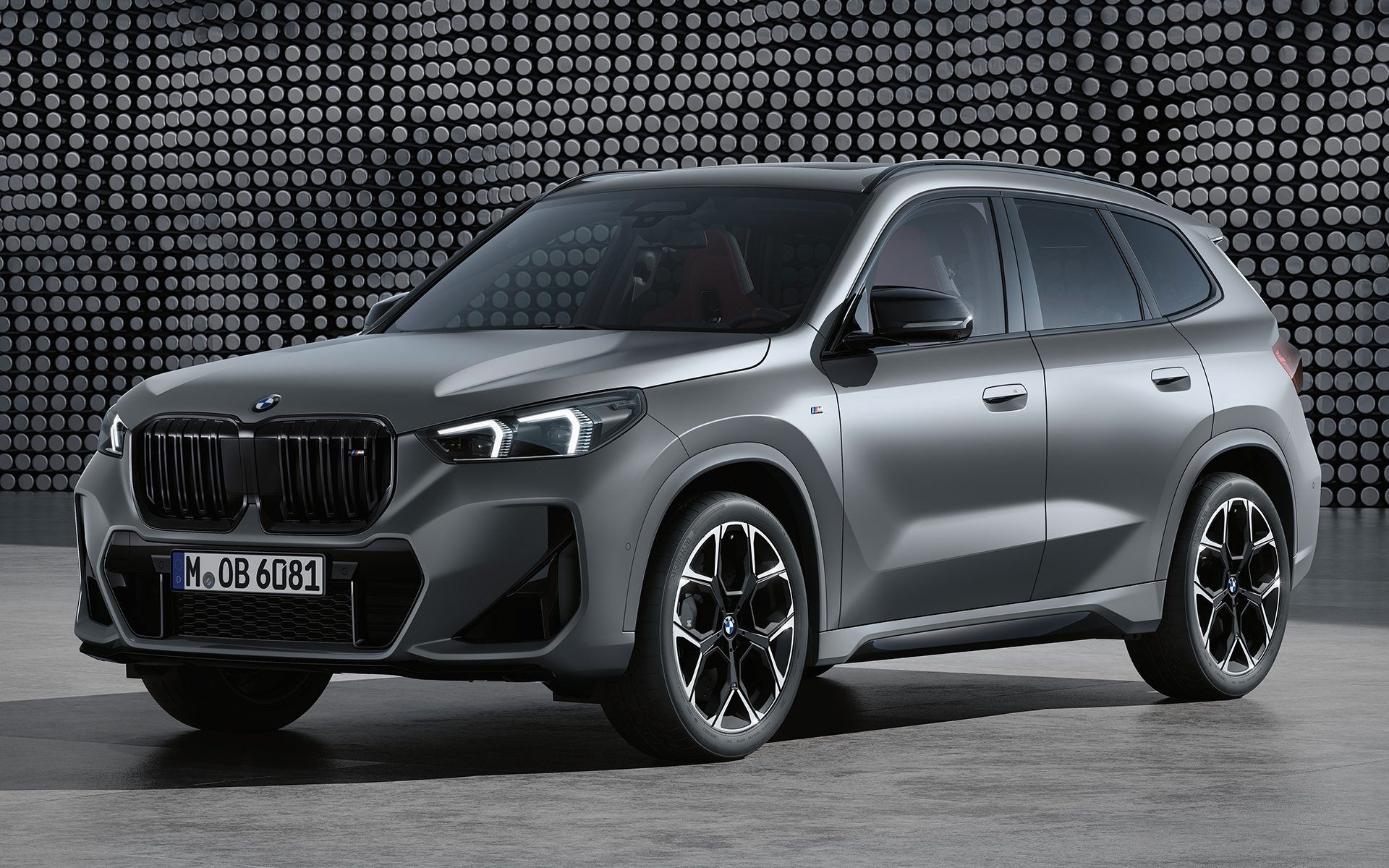 BMW X1 M35i xDrive BMW X1 M35i xDrive przedni półprofil