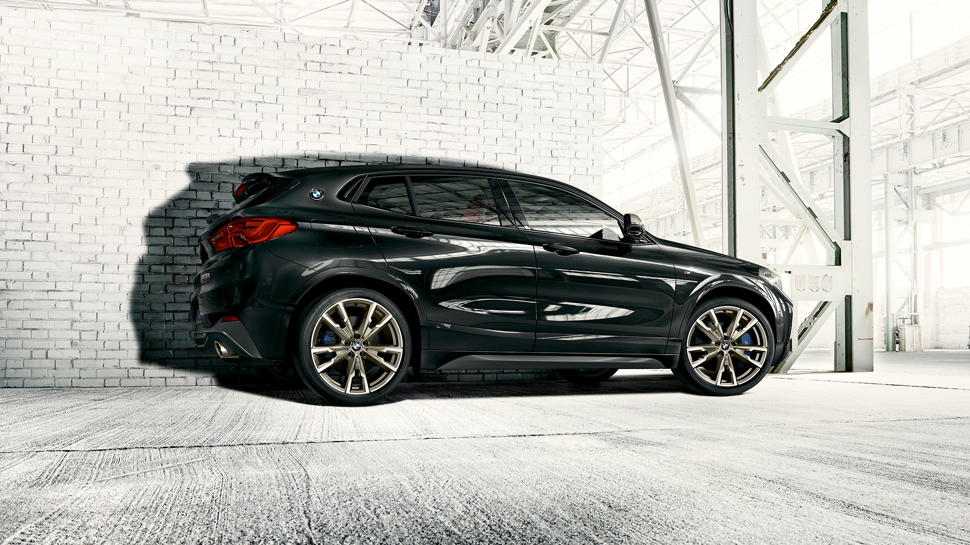 Obręcze kół M ze stopów lekkich BMW X2 M35i Obręcze kół M ze stopów lekkich BMW X2 M35i F39 szafirowoczarny, metalizowany, widok z boku