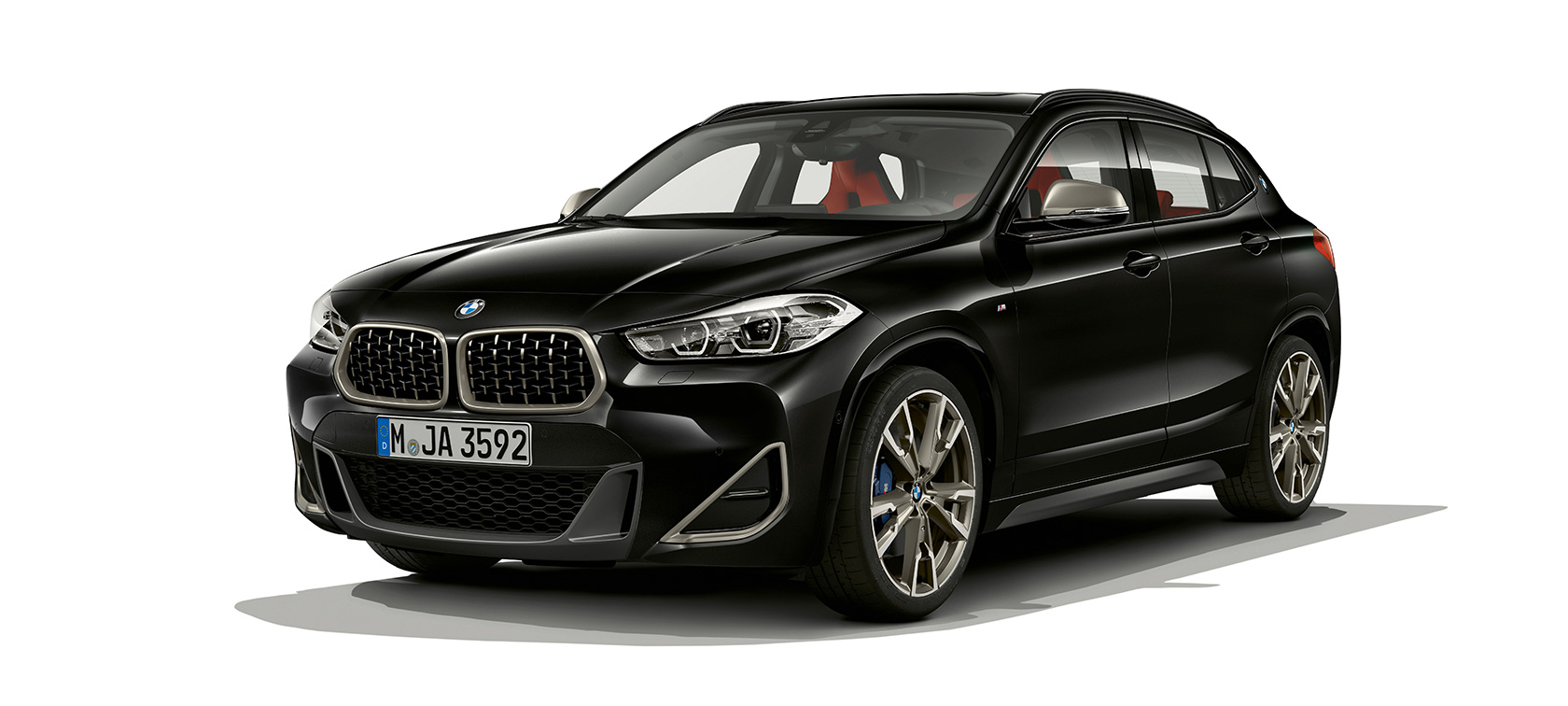 Przedni półprofil BMW X2 M35i F39 Przedni półprofil BMW X2 M35i 2018 F39, szafirowoczarny metalizowany