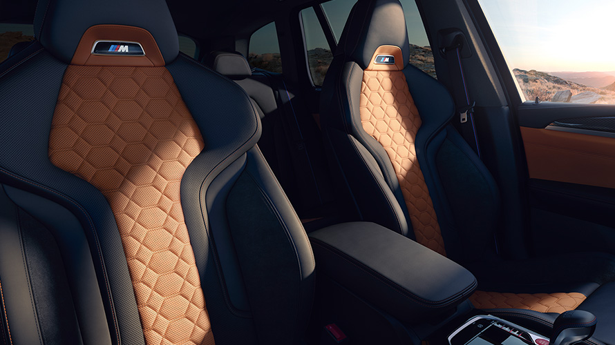 BMW X3 M Competition F97 LCI 2021 fotele sportowe M BMW X3 M Competition F97 LCI modernizacja 2021 wnętrze fotele sportowe M