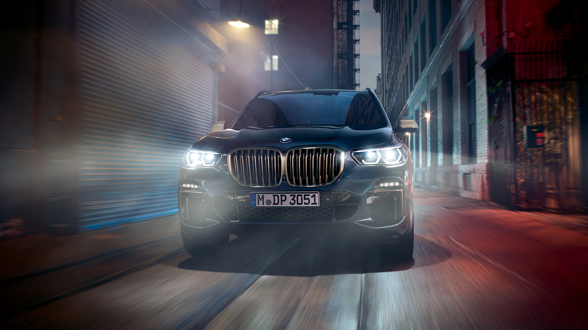 Podwójna atrapa chłodnicy BMW w BMW X5 M50i oraz M50d Podwójna atrapa chłodnicy BMW w kolorze Cerium Grey w BMW X5 M50i oraz M50d, G05 czarny karbon metalizowany, widok z przodu