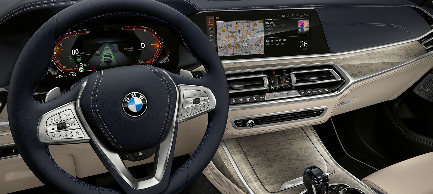 BMW X7 M, innowacje BMW X7 M, kokpit ze zbliżeniem na deskę rozdzielczą i panel kierowcy, G07