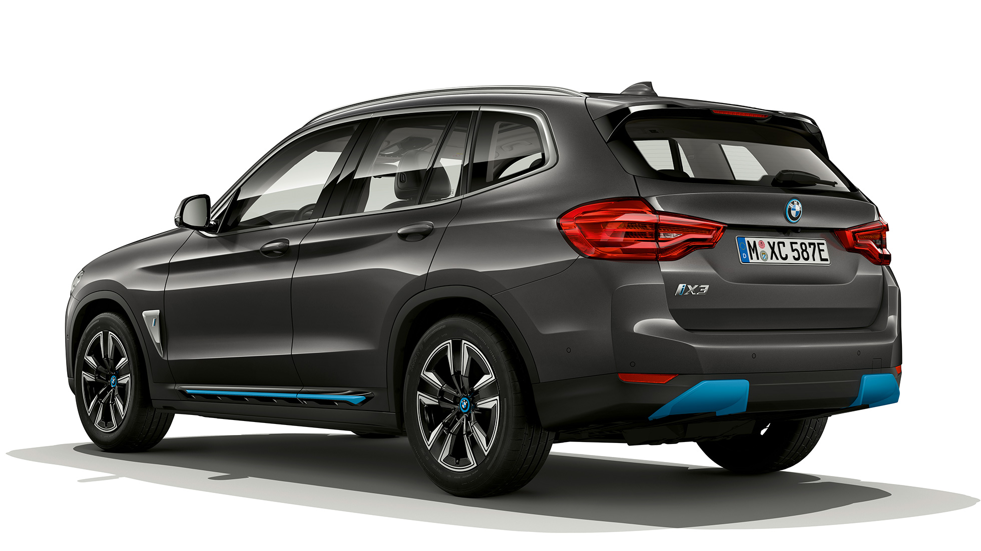 BMW iX3 G08 2020, model Inspiring, tylny półprofil BMW iX3 G08 2020, model Inspiring, szary Sophisto z brylantowym połyskiem, tylny półprofil