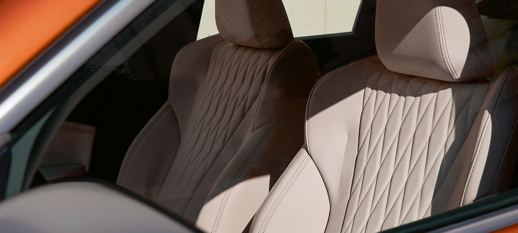 BMW X1 xDrive23i U11 ICE xLine pomarańczowy Utah metalizowany wnętrze najważniejsze cechy Wnętrze najważniejsze cechy BMW X1 xDrive23i U11 ICE xLine pomarańczowy Utah metalizowany 20-calowe obręcze kół BMW Individual ze stopów lekkich Multi Spoke 869 I