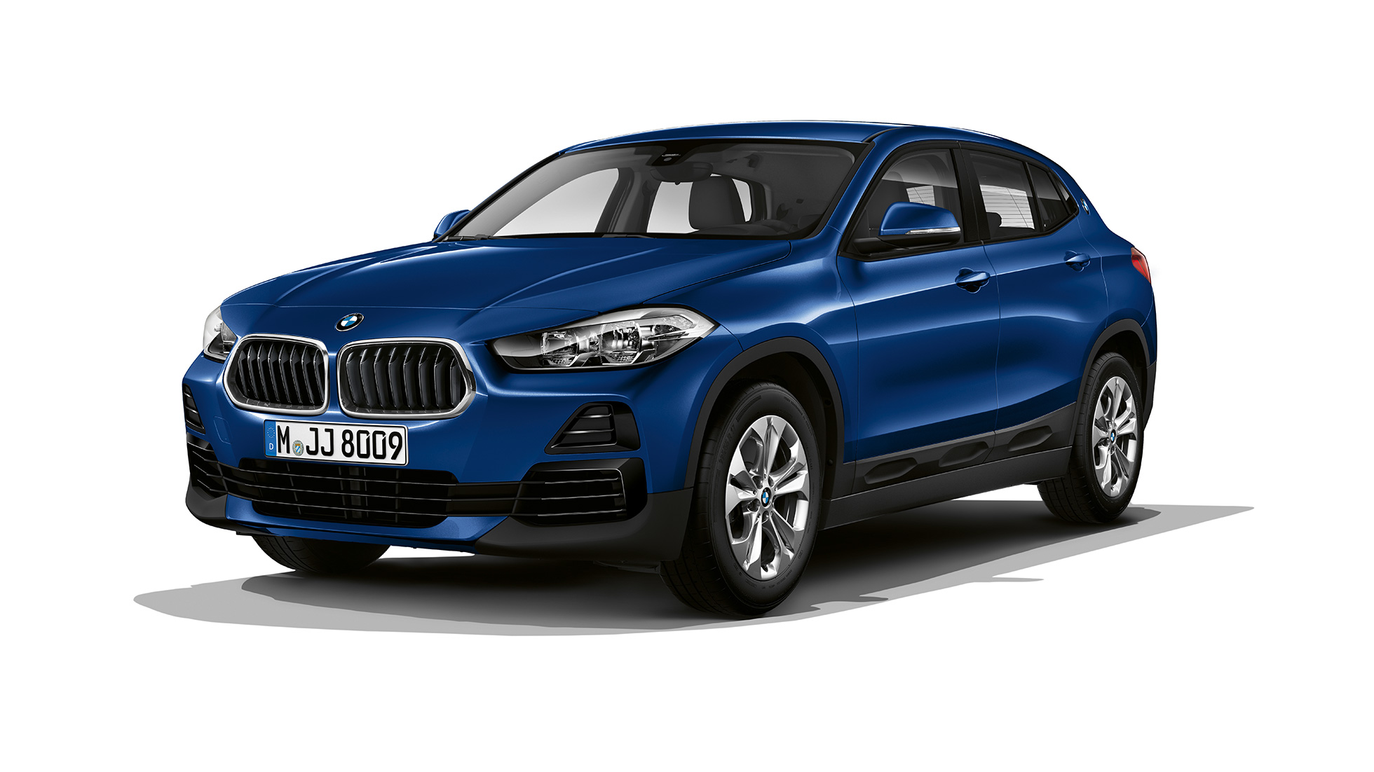 Przedni półprofil BMW X2 sDrive20i model Advantage BMW X2 sDrive20i Model Advantage 2018 F39 niebieski śródziemnomorski, metalizowany, przedni półprofil