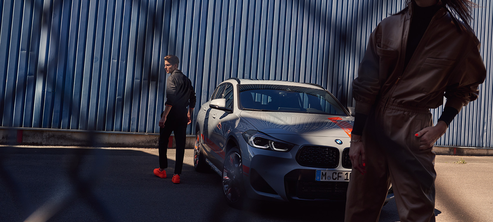 Boczny półprofil BMW X2 F39 BMW X2 2018 F39 galwaniczny złoty, metalizowany, widok z boku