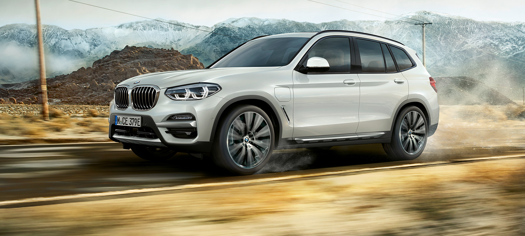 BMW X3 xDrive30e na zakręcie BMW X3 xDrive30e na zakręcie