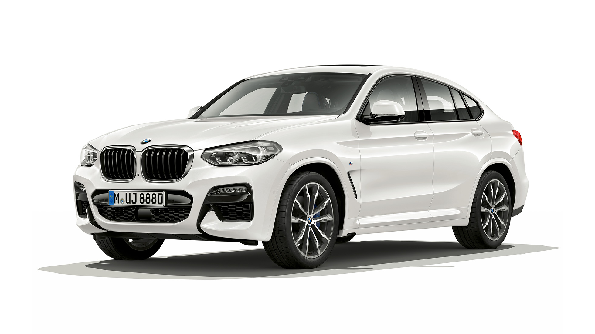 Przedni półprofil BMW X4 model M Sport BMW X4 xDrive30i model M Sport G02 2018 biel alpejska, przedni półprofil