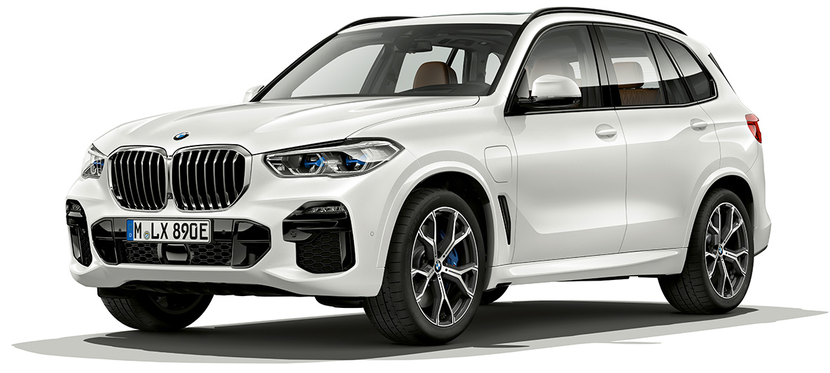 BMW X5 xDrive45e, przedni półprofil BMW X5 xDrive 45e G05 2018, biel mineralna, metalizowany, przedni półprofil