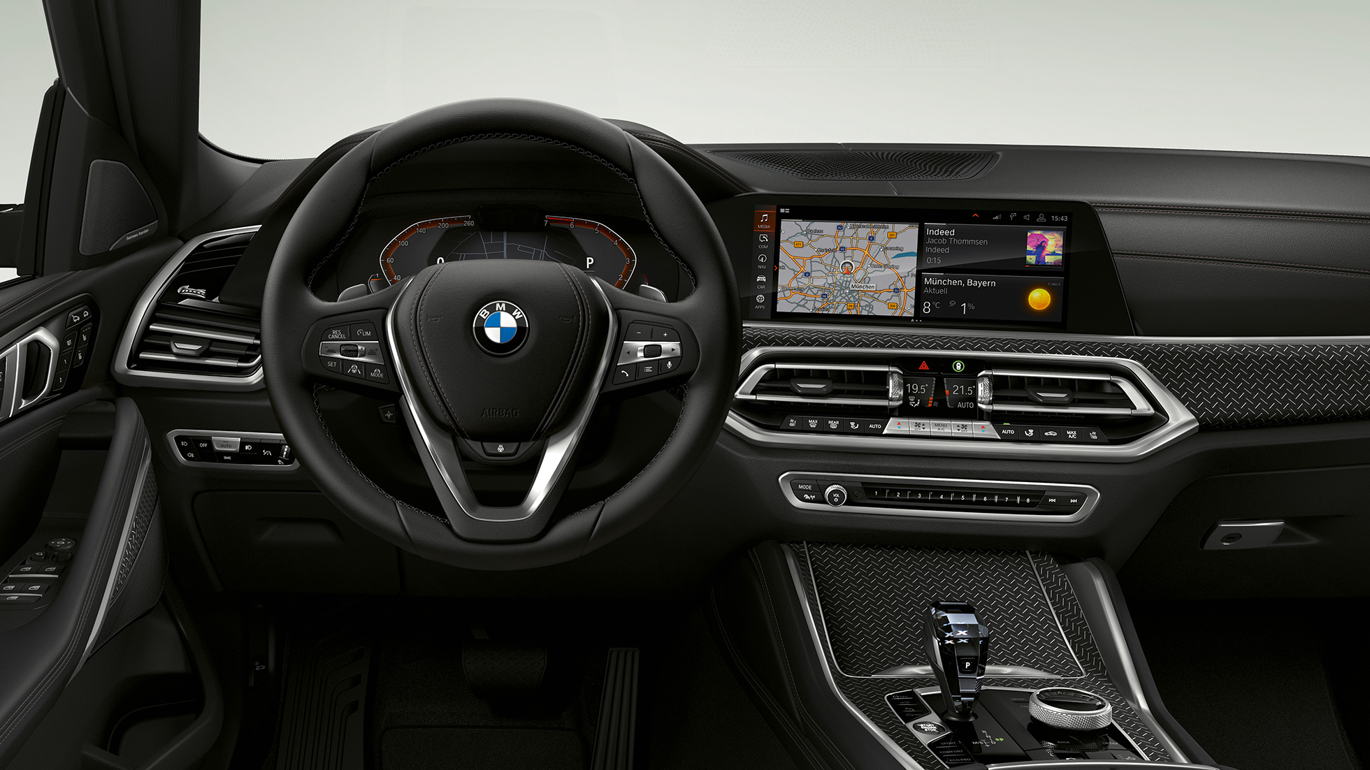 BMW X6 w wariancie BMW xLine, kokpit. BMW X6 w wariancie BMW xLine, widok skupiony na kokpicie.