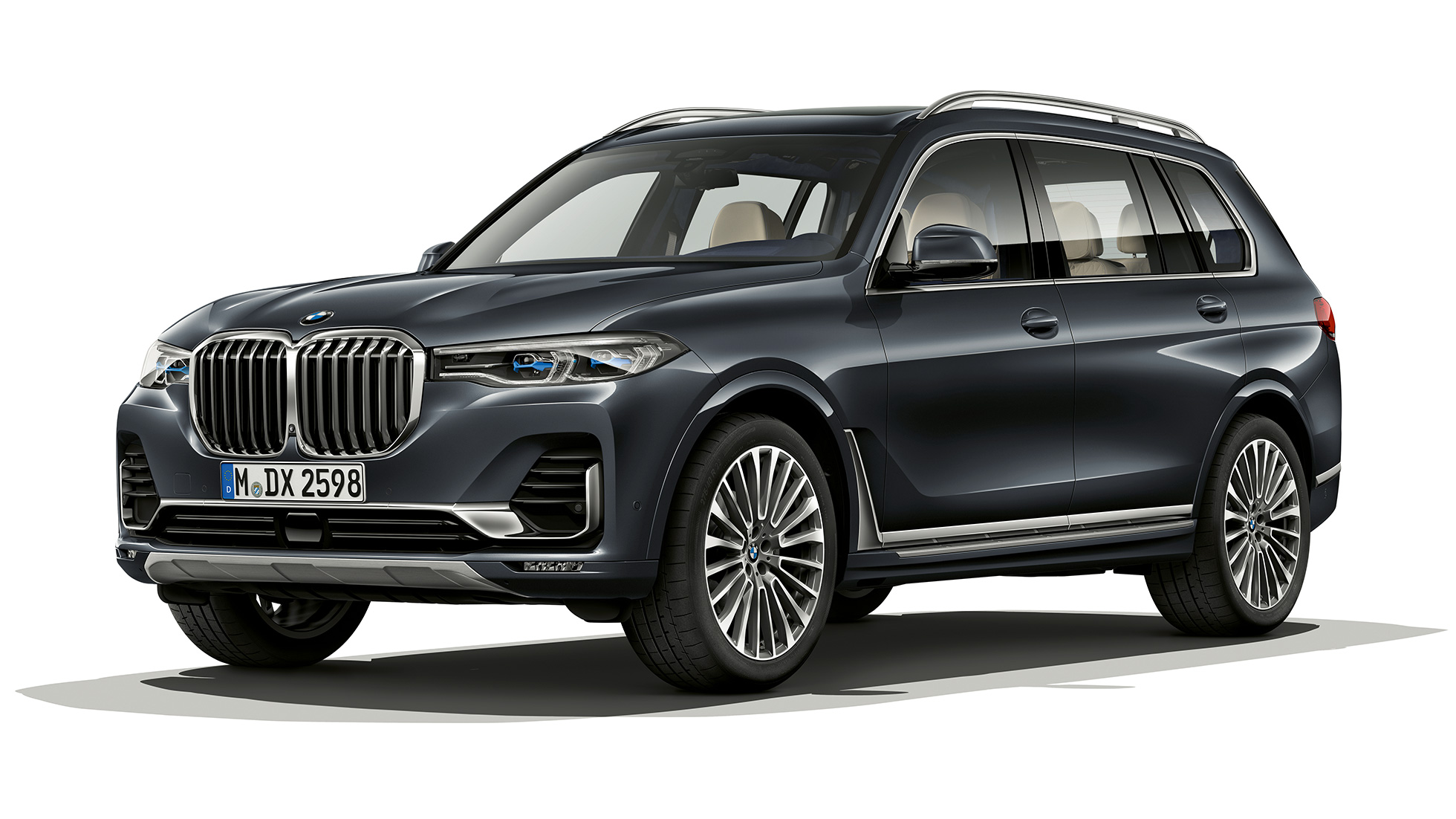 BMW X7, Design Pure Excellence Zdjęcie studyjne BMW X7 z półprofilu z przodu w Design Pure Excellence